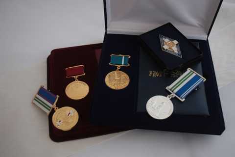 Медали и знаки учебных заведений РПЦ